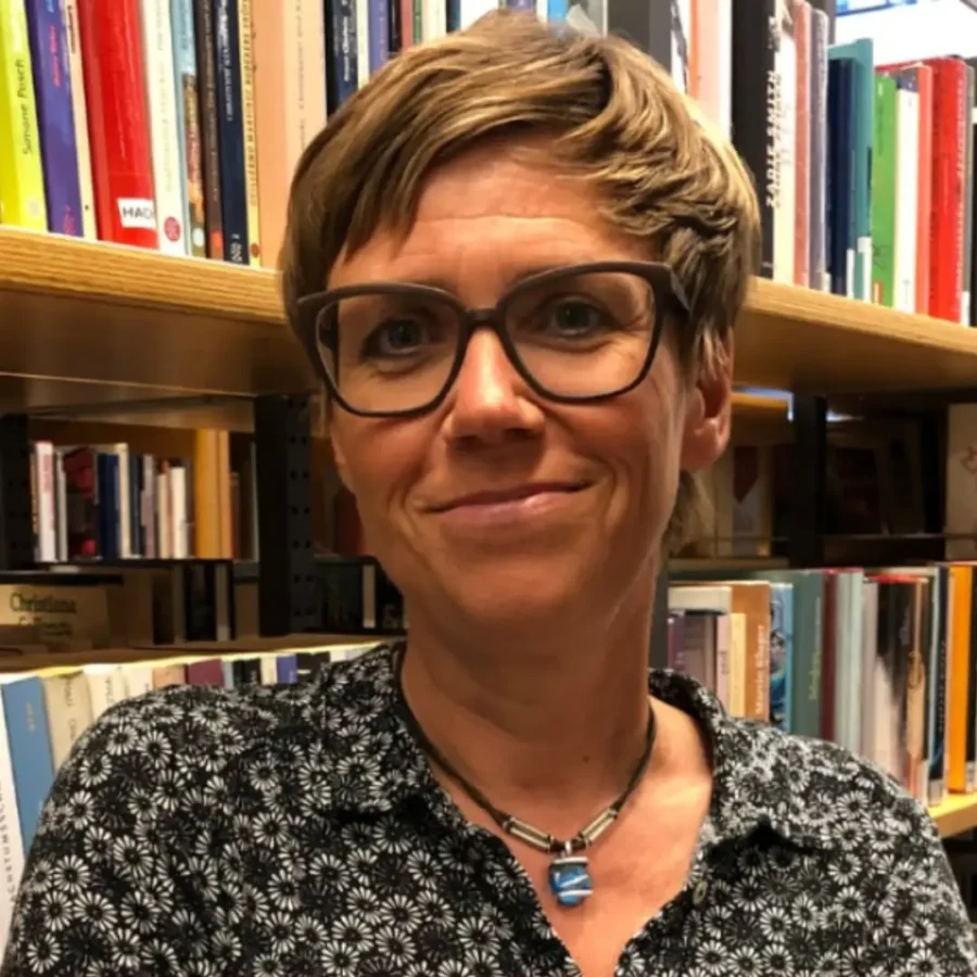 Das Bild zeigt ein Foto von Christine Rissmann, Medienboten, Bücherhallen Hamburg.